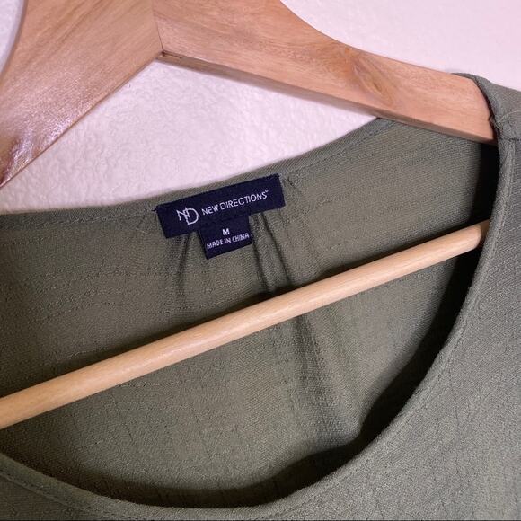 New Direction Dark Green Lace Sleeve Top Medium - Picture 2 of 10